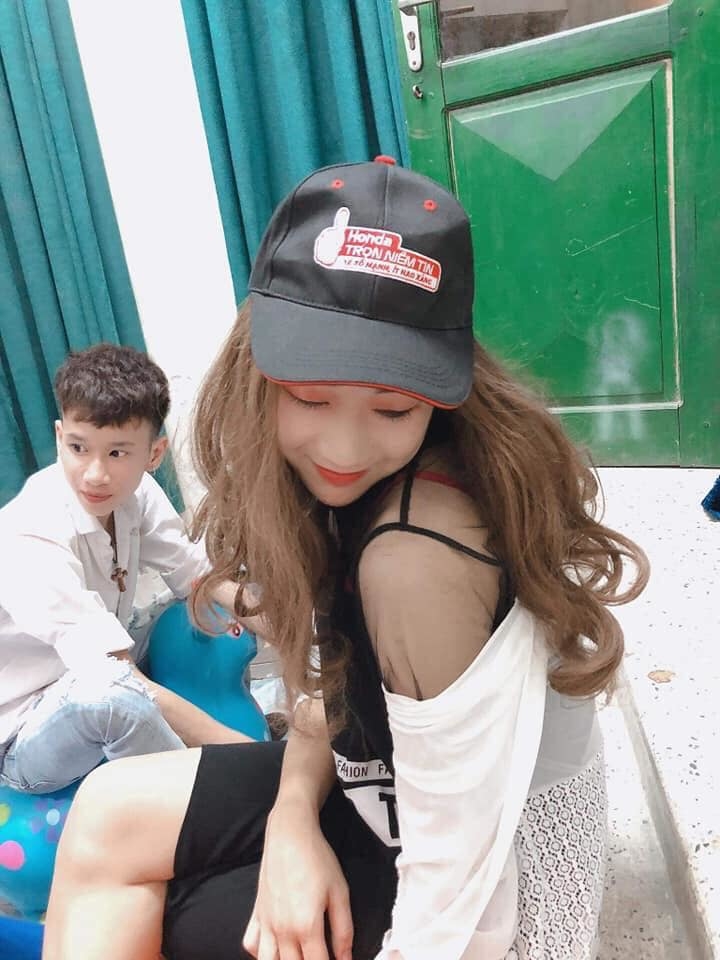 Chàng trai lên mạng than thở bị 'giả gái' bất đắc dĩ, ai ngờ khiến dân mạng thổn thức vì quá xinh - 10 Chàng trai lên mạng than thở bị 'giả gái' bất đắc dĩ, ai ngờ khiến dân mạng thổn thức vì quá xinh - 10
