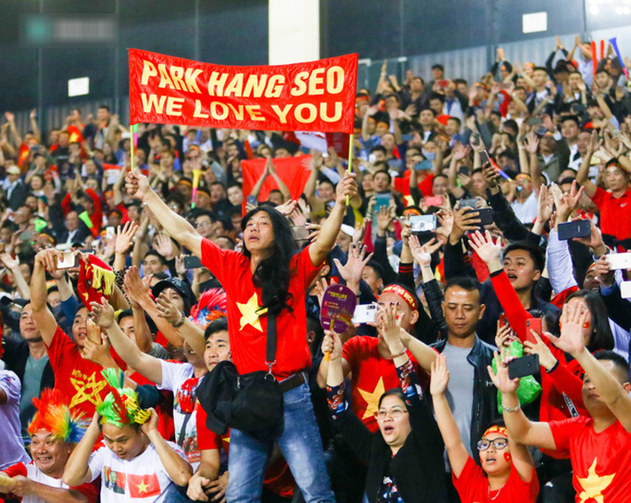 Thái Lan 'nổ bom tấn', Trung Quốc 'bơm' tiền tỷ cũng không thể đưa thầy Park rời Việt Nam - 4 Thái Lan 'nổ bom tấn', Trung Quốc 'bơm' tiền tỷ cũng không thể đưa thầy Park rời Việt Nam - 4