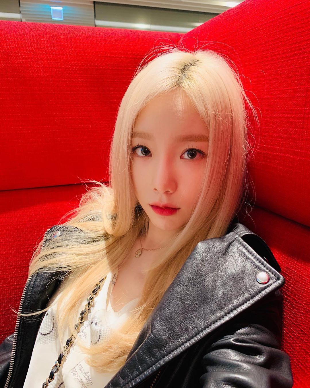 Taeyeon (SNSD) gây sốc khi tiết lộ bị trầm cảm đến mức phải dùng thuốc, fan lo lắng nghĩ tới vụ tự tử của Jonghyun - 7 Taeyeon (SNSD) gây sốc khi tiết lộ bị trầm cảm đến mức phải dùng thuốc, fan lo lắng nghĩ tới vụ tự tử của Jonghyun - 7