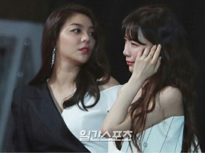 Taeyeon (SNSD) gây sốc khi tiết lộ bị trầm cảm đến mức phải dùng thuốc, fan lo lắng nghĩ tới vụ tự tử của Jonghyun - 9 Taeyeon (SNSD) gây sốc khi tiết lộ bị trầm cảm đến mức phải dùng thuốc, fan lo lắng nghĩ tới vụ tự tử của Jonghyun - 9