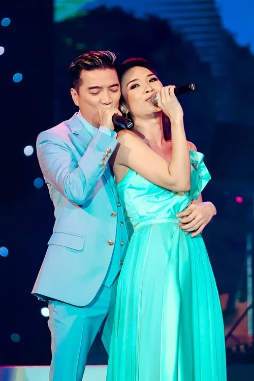 Cuối cùng người được gọi tên nhiều nhất trong chuyện tình Mỹ Tâm - Mai Tài Phến đã lên tiếng: Dù em có chọn ai thì mãi mãi anh cũng chỉ yêu thương một mình em thôi Cuối cùng người được gọi tên nhiều nhất trong chuyện tình Mỹ Tâm - Mai Tài Phến đã lên tiếng: Dù em có chọn ai thì mãi mãi anh cũng chỉ yêu thương một mình em thôi