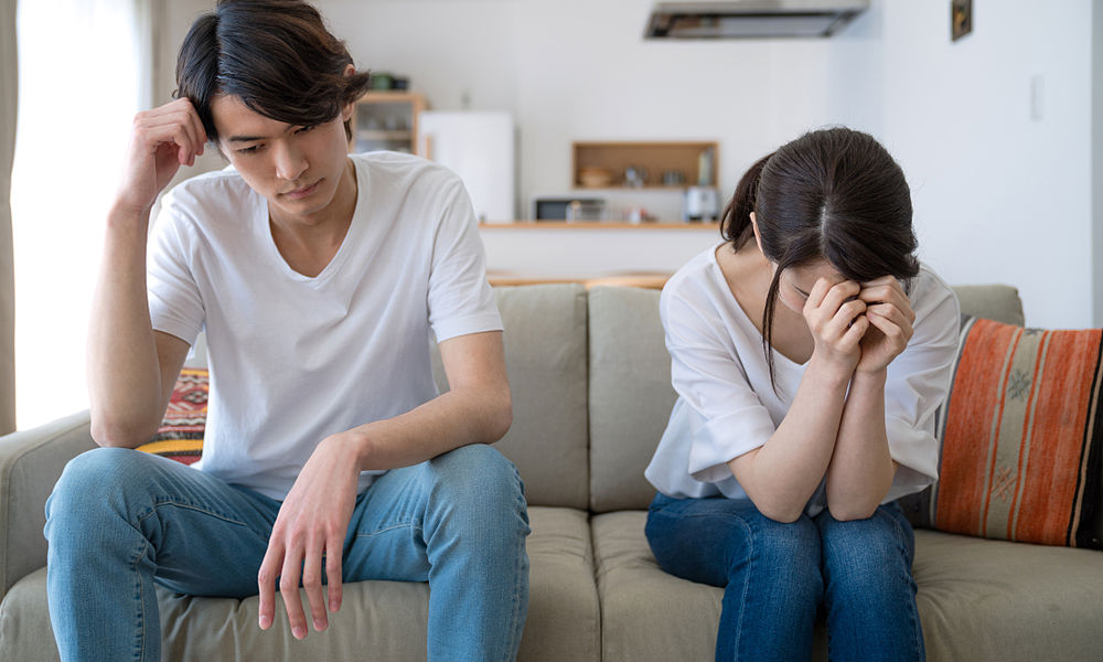 Chồng đòi ngủ riêng, thẳng thừng hất, đá nếu tôi lỡ chạm vào Chồng đòi ngủ riêng, thẳng thừng hất, đá nếu tôi lỡ chạm vào