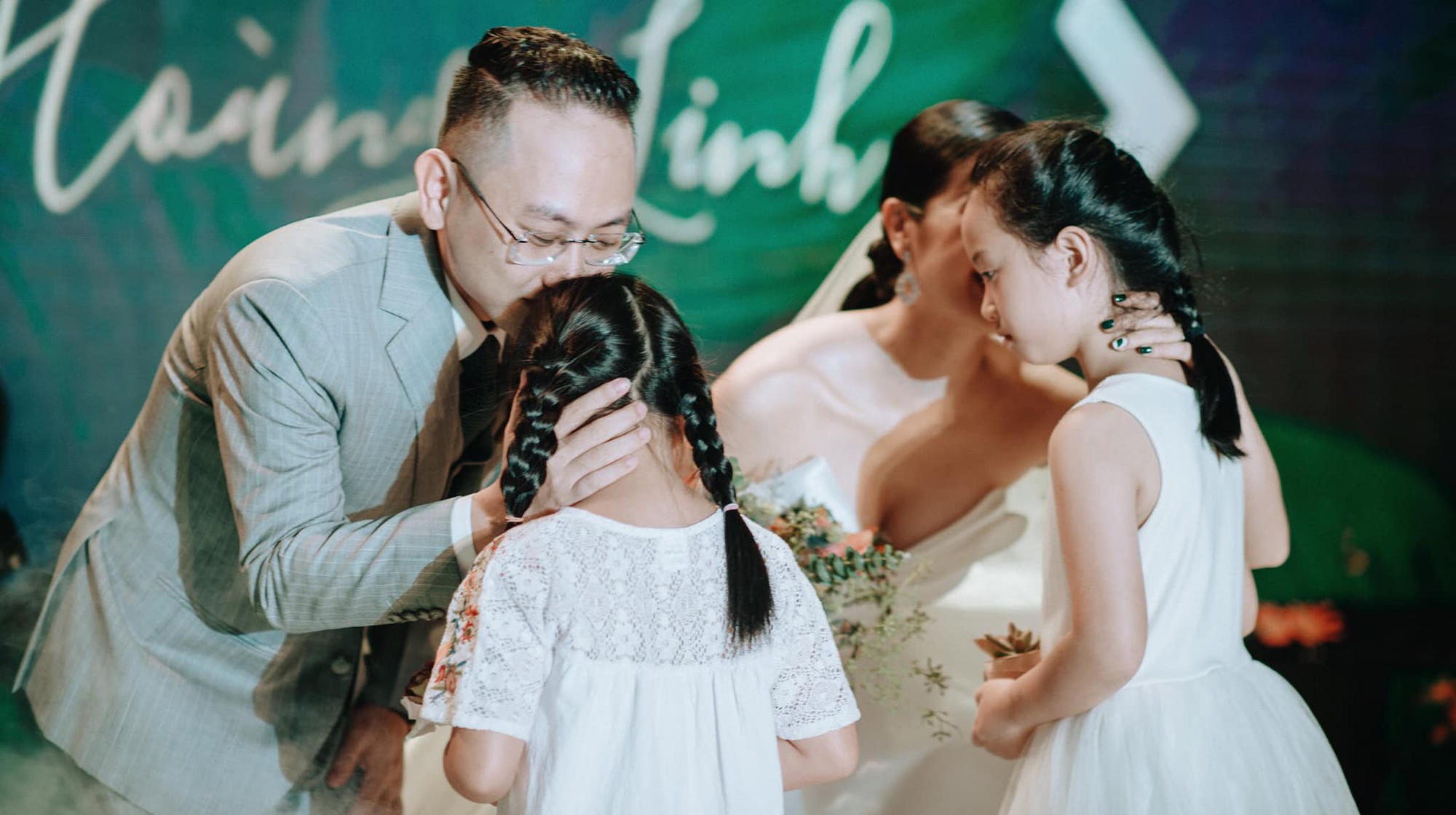 Phí Linh viết về ông xã không cao, không giàu có, không đẹp soái ca của mình - 2 Phí Linh viết về ông xã không cao, không giàu có, không đẹp soái ca của mình - 2