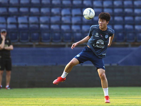 Buriram United ra mắt tân binh gốc Đức, Xuân Trường nguy cơ bị thanh lý vì thừa suất ngoại binh ĐNA - 1 Buriram United ra mắt tân binh gốc Đức, Xuân Trường nguy cơ bị thanh lý vì thừa suất ngoại binh ĐNA - 1