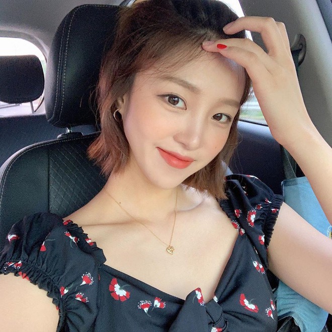 Muốn nhan sắc 'lên hương', các cô nàng phải cập nhật ngay 5 kiểu makeup đang làm mưa làm gió này - 10 Muốn nhan sắc 'lên hương', các cô nàng phải cập nhật ngay 5 kiểu makeup đang làm mưa làm gió này - 10