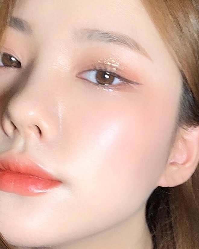 Muốn nhan sắc 'lên hương', các cô nàng phải cập nhật ngay 5 kiểu makeup đang làm mưa làm gió này - 5 Muốn nhan sắc 'lên hương', các cô nàng phải cập nhật ngay 5 kiểu makeup đang làm mưa làm gió này - 5
