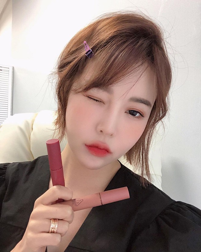 Muốn nhan sắc 'lên hương', các cô nàng phải cập nhật ngay 5 kiểu makeup đang làm mưa làm gió này - 7 Muốn nhan sắc 'lên hương', các cô nàng phải cập nhật ngay 5 kiểu makeup đang làm mưa làm gió này - 7