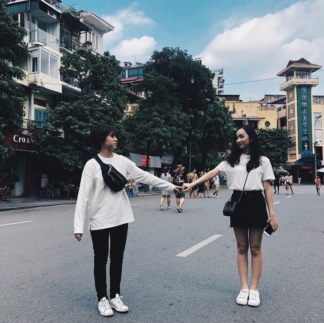Ánh Dương 'Về nhà đi con': Trong phim thì mê mẩn Rooster, ngoài đời thì cứ sểnh ra là chụp ảnh với gái xinh! - 8 Ánh Dương 'Về nhà đi con': Trong phim thì mê mẩn Rooster, ngoài đời thì cứ sểnh ra là chụp ảnh với gái xinh! - 8