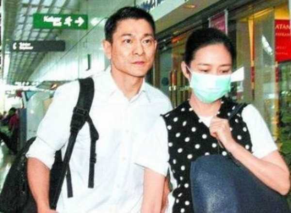 Người đàn bà 25 năm đứng trong bóng tối của Lưu Đức Hoa: 'Trăm lối đi chỉ mong một lối về, vạn người nhớ không bằng một người thương' - 3 Người đàn bà 25 năm đứng trong bóng tối của Lưu Đức Hoa: 'Trăm lối đi chỉ mong một lối về, vạn người nhớ không bằng một người thương' - 3