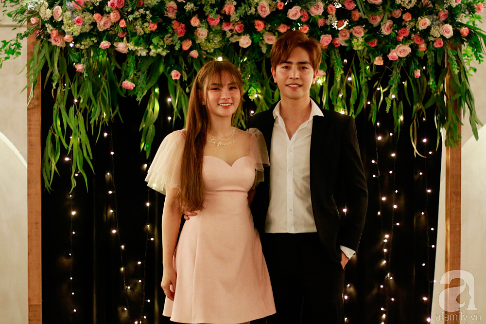 Thu Thủy bất ngờ được bạn trai kém chục tuổi quỳ gối cầu hôn trong bữa tiệc thân mật - 5 Thu Thủy bất ngờ được bạn trai kém chục tuổi quỳ gối cầu hôn trong bữa tiệc thân mật - 5