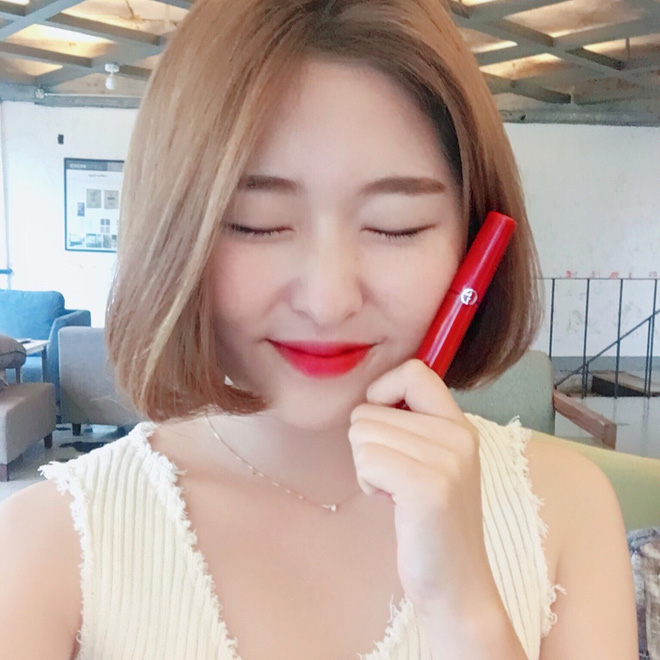 Cây son bán chạy nhất các trung tâm thương mại 2019: được ca ngợi là màu son đỏ hoàn hảo nhất, nàng nào chưa sở hữu thì sống chậm quá rồi! - 7 Cây son bán chạy nhất các trung tâm thương mại 2019: được ca ngợi là màu son đỏ hoàn hảo nhất, nàng nào chưa sở hữu thì sống chậm quá rồi! - 7