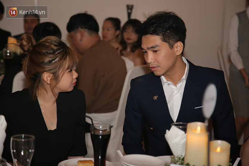 Tia nhanh khoảnh khắc PewPew cười nói vui vẻ với bạn gái trong đám cưới Cris Phan: Yêu rồi có khác! - 3 Tia nhanh khoảnh khắc PewPew cười nói vui vẻ với bạn gái trong đám cưới Cris Phan: Yêu rồi có khác! - 3