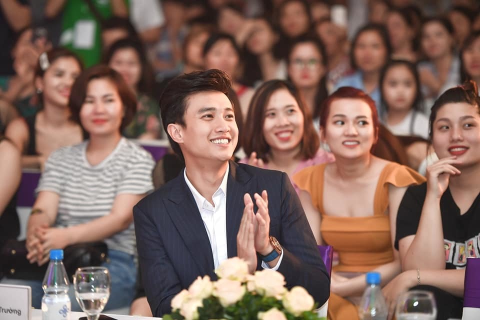 Quốc Trường 'Về nhà đi con' hé lộ cát xê khủng, 1 ngày có thể kiếm nửa tỷ - 1 Quốc Trường 'Về nhà đi con' hé lộ cát xê khủng, 1 ngày có thể kiếm nửa tỷ - 1