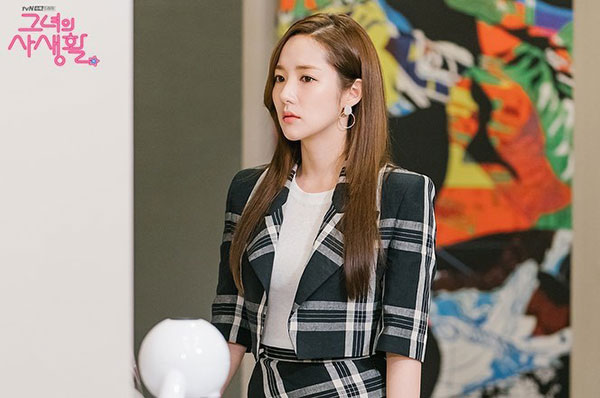 Phim Hàn gần đây có thể ảm đạm, nhưng thời trang trong đó vẫn là nguồn cảm hứng dạt dào cho chị em công sở - 12 Phim Hàn gần đây có thể ảm đạm, nhưng thời trang trong đó vẫn là nguồn cảm hứng dạt dào cho chị em công sở - 12