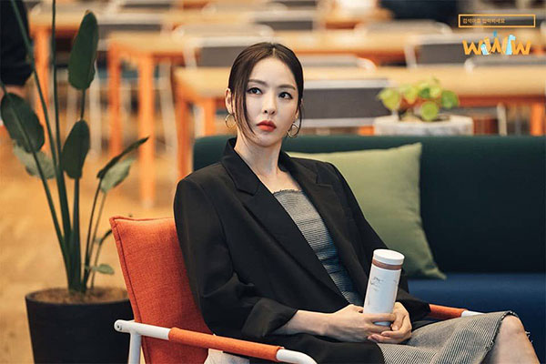 Phim Hàn gần đây có thể ảm đạm, nhưng thời trang trong đó vẫn là nguồn cảm hứng dạt dào cho chị em công sở - 15 Phim Hàn gần đây có thể ảm đạm, nhưng thời trang trong đó vẫn là nguồn cảm hứng dạt dào cho chị em công sở - 15