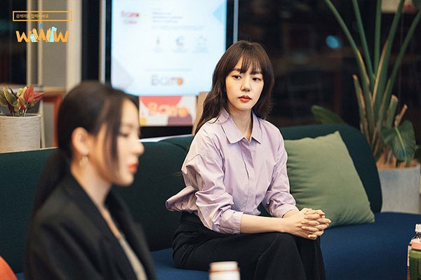 Phim Hàn gần đây có thể ảm đạm, nhưng thời trang trong đó vẫn là nguồn cảm hứng dạt dào cho chị em công sở - 6 Phim Hàn gần đây có thể ảm đạm, nhưng thời trang trong đó vẫn là nguồn cảm hứng dạt dào cho chị em công sở - 6