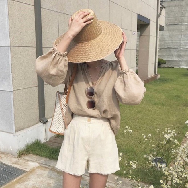 Nếu mặc gì cũng muốn lịm đi vì nóng, 3 cách lên đồ với vải thô mát rượi từ đầu đến chân này chính là dành cho bạn - 4 Nếu mặc gì cũng muốn lịm đi vì nóng, 3 cách lên đồ với vải thô mát rượi từ đầu đến chân này chính là dành cho bạn - 4
