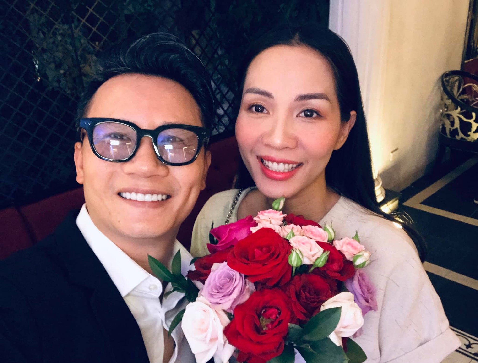 Bầu 6 tháng, vợ Hoàng Bách vẫn 'lao' xuống đường giải quyết kẹt xe và cái kết đầy bất ngờ - 1 Bầu 6 tháng, vợ Hoàng Bách vẫn 'lao' xuống đường giải quyết kẹt xe và cái kết đầy bất ngờ - 1