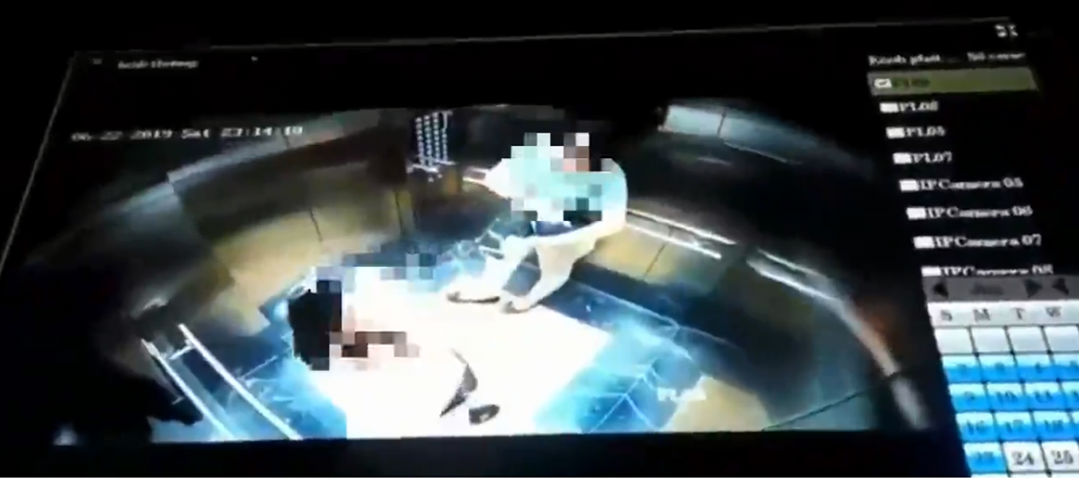 Vụ 2 người phụ nữ dùng mũ bảo hiểm che camera để tiểu bậy trong thang máy: Phạt chủ hộ 2 triệu đồng Vụ 2 người phụ nữ dùng mũ bảo hiểm che camera để tiểu bậy trong thang máy: Phạt chủ hộ 2 triệu đồng
