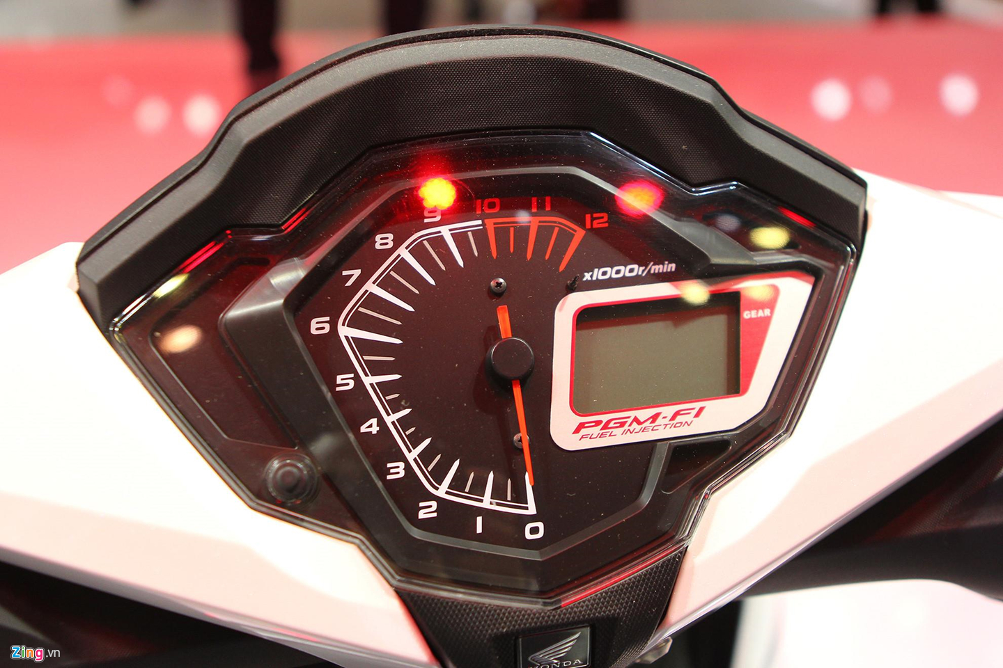 Honda Winner X có điểm gì khác so với phiên bản Winner hiện tại? - 2 Honda Winner X có điểm gì khác so với phiên bản Winner hiện tại? - 2