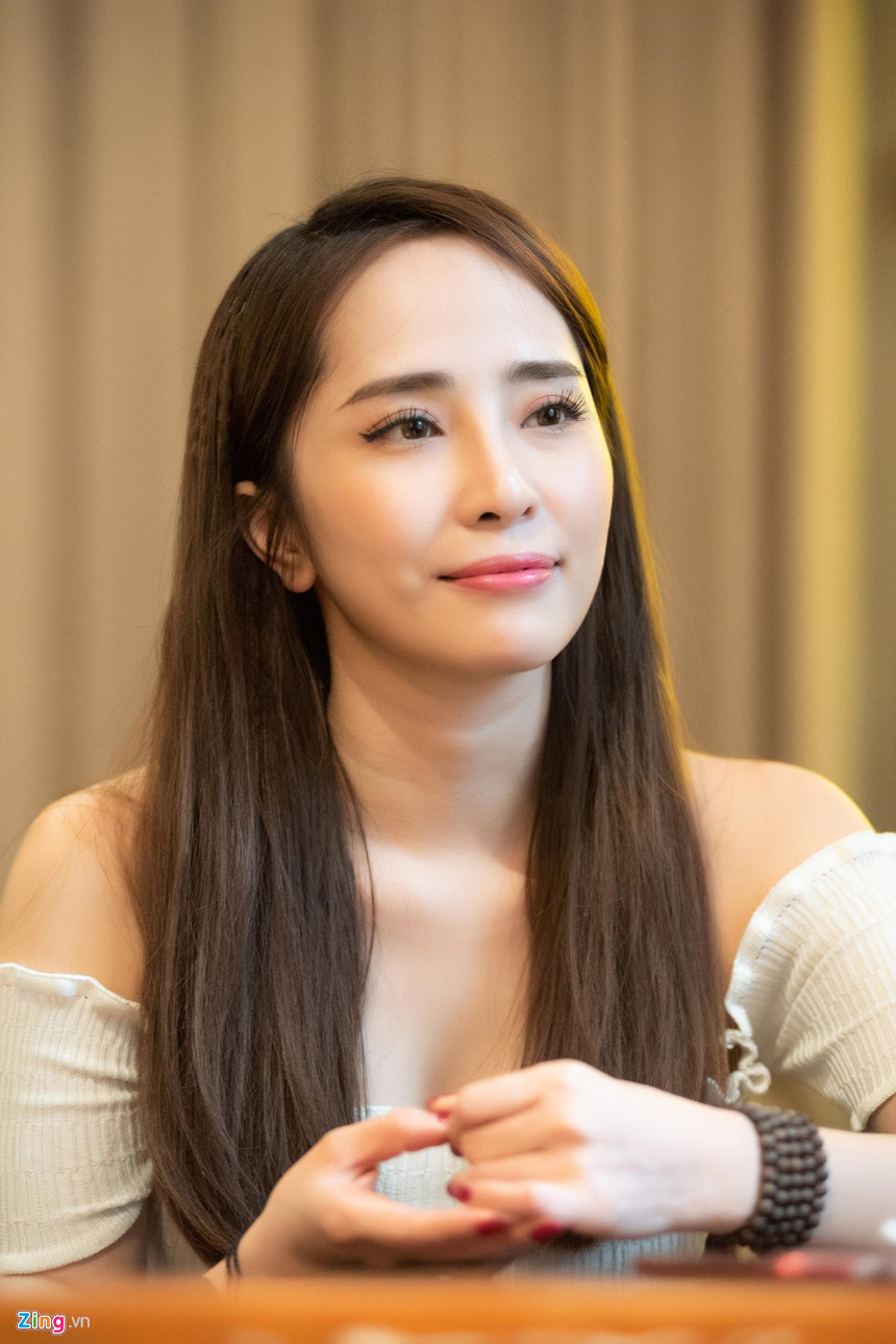 Quỳnh Nga trải lòng về tin đồn là người thứ ba, khiến Việt Anh ly hôn - 2 Quỳnh Nga trải lòng về tin đồn là người thứ ba, khiến Việt Anh ly hôn - 2