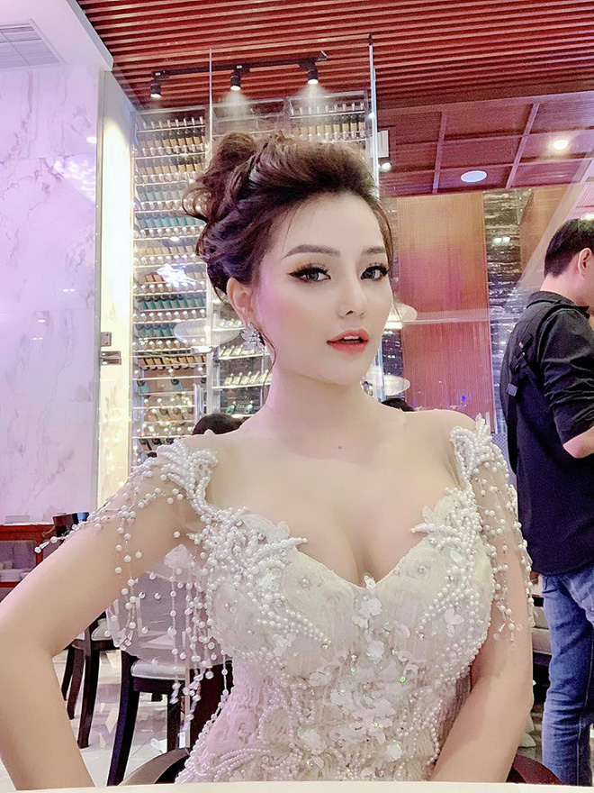 Chiến tích dao kéo và 'rổ thị phi' của cô nàng Mon 2k - bạn thân của Ngân 98 - 3 Chiến tích dao kéo và 'rổ thị phi' của cô nàng Mon 2k - bạn thân của Ngân 98 - 3