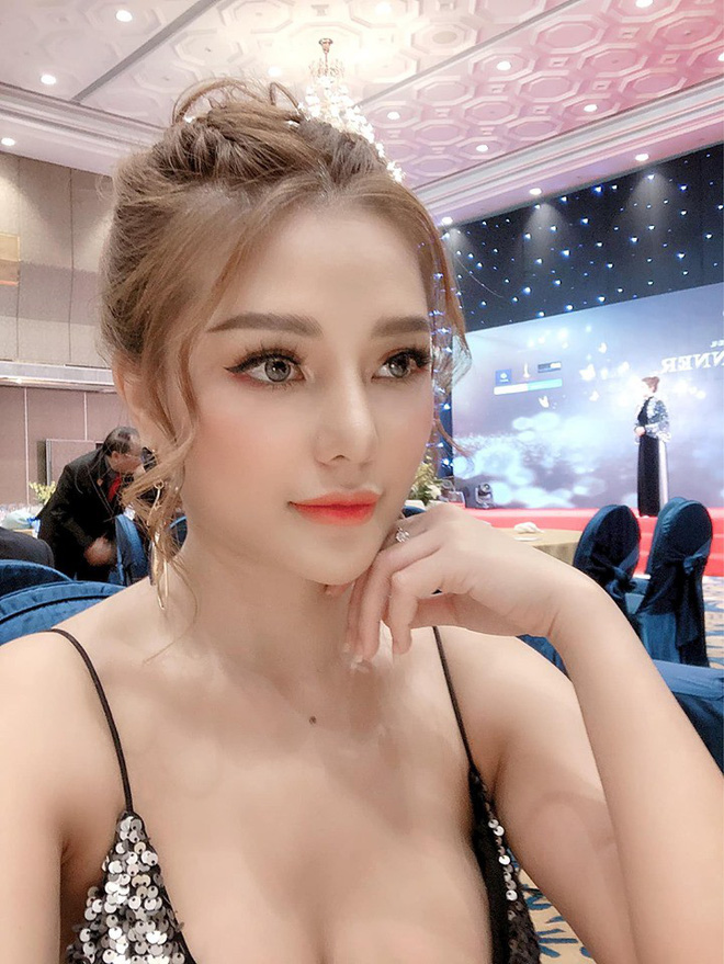 Mon 2k phân trần về cảnh 'hôn tụt lưỡi' trên truyền hình: 'Xem lại cũng hơi quá đà nhưng lúc đó không kiểm soát được gì cả' - 1 Mon 2k phân trần về cảnh 'hôn tụt lưỡi' trên truyền hình: 'Xem lại cũng hơi quá đà nhưng lúc đó không kiểm soát được gì cả' - 1
