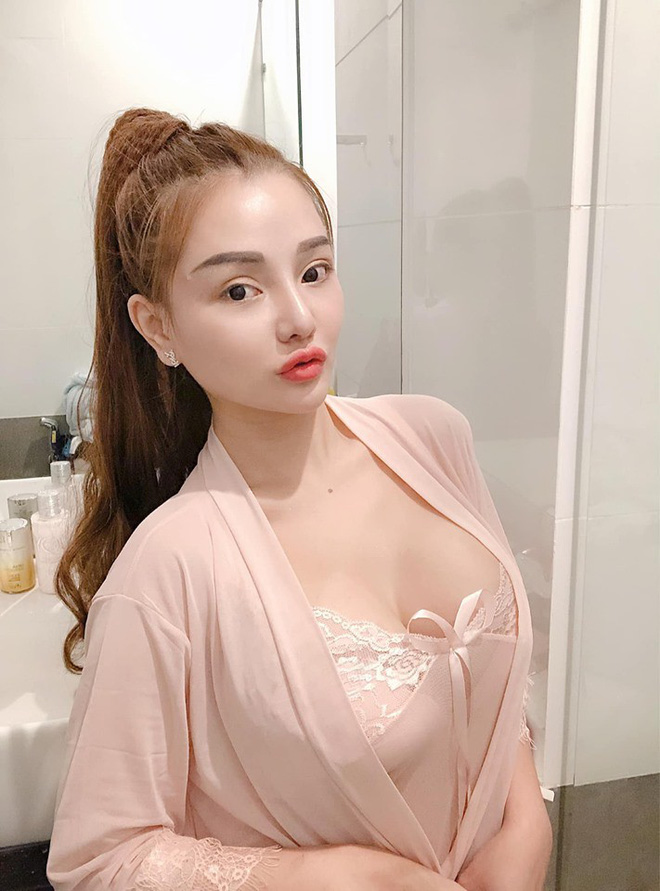 Chiến tích dao kéo và 'rổ thị phi' của cô nàng Mon 2k - bạn thân của Ngân 98 - 4 Chiến tích dao kéo và 'rổ thị phi' của cô nàng Mon 2k - bạn thân của Ngân 98 - 4