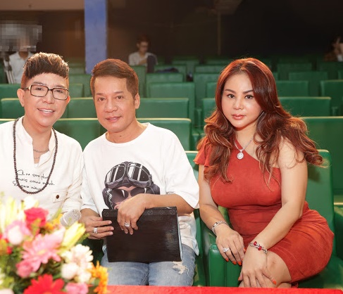 Từng khẳng định với con trai 'không sửa không phải mẹ của con', danh hài Lê Giang đã thay đổi thế nào sau nhiều lần 'đập mặt xây lại'? - 5 Từng khẳng định với con trai 'không sửa không phải mẹ của con', danh hài Lê Giang đã thay đổi thế nào sau nhiều lần 'đập mặt xây lại'? - 5