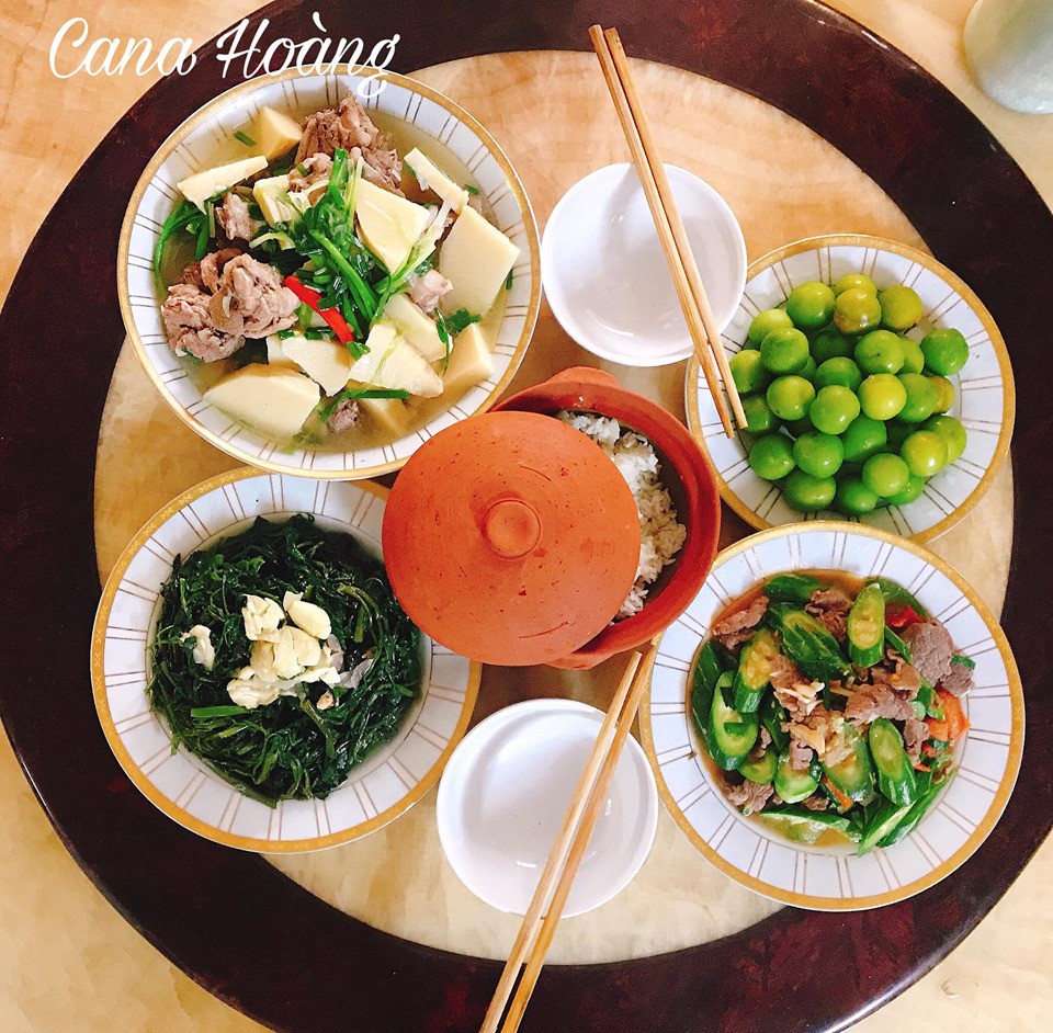 Ngày nào cũng nấu mâm cơm vừa đẹp vừa ngon, vợ trẻ khiến chồng có bận rộn mấy cũng muốn về sớm ăn cơm - 5 Ngày nào cũng nấu mâm cơm vừa đẹp vừa ngon, vợ trẻ khiến chồng có bận rộn mấy cũng muốn về sớm ăn cơm - 5