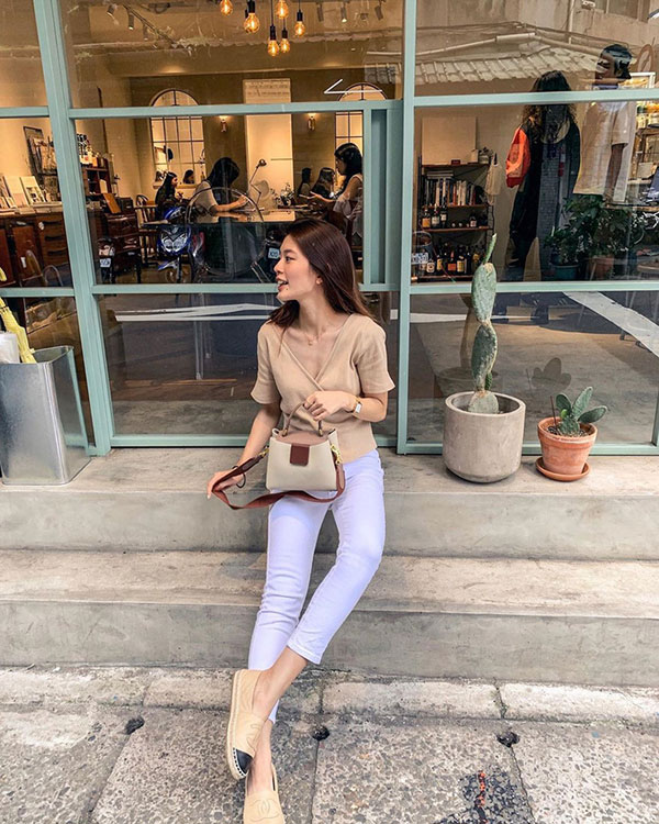 Jeans trắng phẳng phiu và 12 gợi ý mix&match dành cho chị em muốn thay mới hoàn toàn style công sở - 7 Jeans trắng phẳng phiu và 12 gợi ý mix&match dành cho chị em muốn thay mới hoàn toàn style công sở - 7