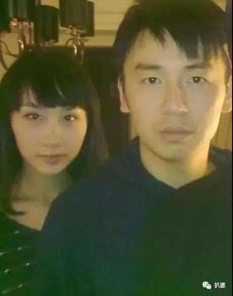'Mỹ nhân Tân Cương' Đồng Lệ Á bị soi nghi vấn ngoại tình suốt 7 năm trời, phản ứng của netizen mới gây khó hiểu - 2 'Mỹ nhân Tân Cương' Đồng Lệ Á bị soi nghi vấn ngoại tình suốt 7 năm trời, phản ứng của netizen mới gây khó hiểu - 2