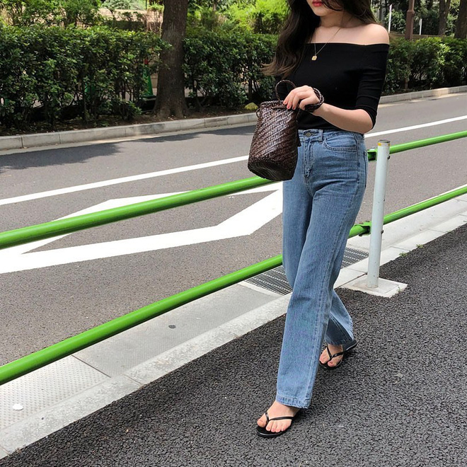 4 kiểu túi xinh nhất hè năm nay: chiều lòng từ nàng cá tính đến bánh bèo, đeo lên là nâng tầm phong cách tắp lự - 1 4 kiểu túi xinh nhất hè năm nay: chiều lòng từ nàng cá tính đến bánh bèo, đeo lên là nâng tầm phong cách tắp lự - 1