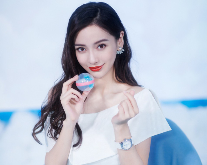 Bí kíp để thăng hạng nhan sắc từ hạng B lên hạng A của Angela Baby rất đơn giản: Đổi cách makeup - 14 Bí kíp để thăng hạng nhan sắc từ hạng B lên hạng A của Angela Baby rất đơn giản: Đổi cách makeup - 14