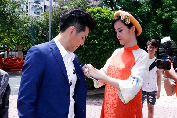 10 năm yêu nhau với những điều kì lạ, không giống ai khiến Đông Nhi và Ông Cao Thắng là của hiếm của showbiz - 3 10 năm yêu nhau với những điều kì lạ, không giống ai khiến Đông Nhi và Ông Cao Thắng là của hiếm của showbiz - 3