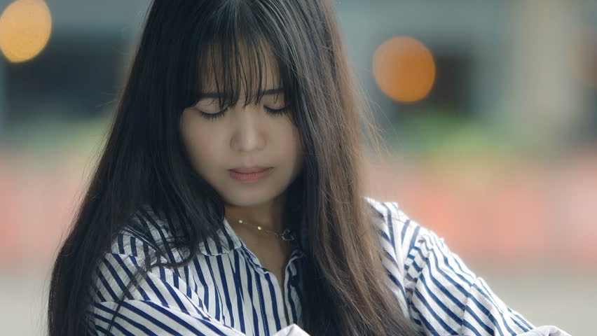Chắn chắn chẳng ai muốn bố mẹ ra đường mà bị hỏi: 'Con gái chị có vấn đề gì không mà không ai chịu lấy?' - 1 Chắn chắn chẳng ai muốn bố mẹ ra đường mà bị hỏi: 'Con gái chị có vấn đề gì không mà không ai chịu lấy?' - 1
