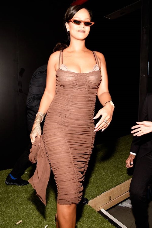 7 quy tắc thời trang bị Rihanna phá vỡ không thương tiếc - 4 7 quy tắc thời trang bị Rihanna phá vỡ không thương tiếc - 4
