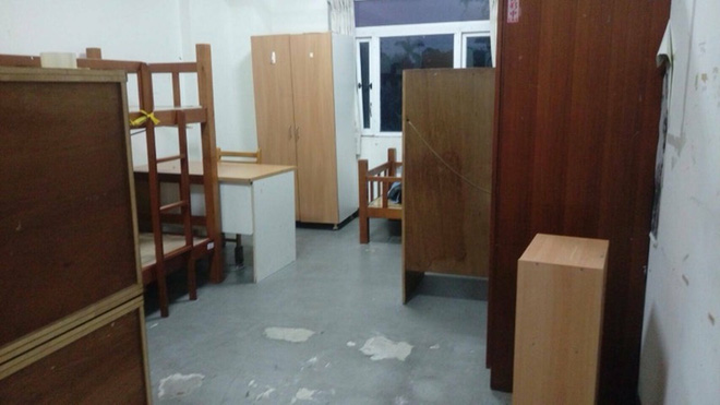 Kí túc xá giá rẻ như nhà kho, 3 cô gái hợp sức 'cải tạo' thành căn homestay nhìn là muốn xin ở chung Kí túc xá giá rẻ như nhà kho, 3 cô gái hợp sức 'cải tạo' thành căn homestay nhìn là muốn xin ở chung