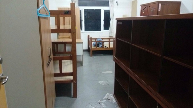 Kí túc xá giá rẻ như nhà kho, 3 cô gái hợp sức 'cải tạo' thành căn homestay nhìn là muốn xin ở chung - 2 Kí túc xá giá rẻ như nhà kho, 3 cô gái hợp sức 'cải tạo' thành căn homestay nhìn là muốn xin ở chung - 2