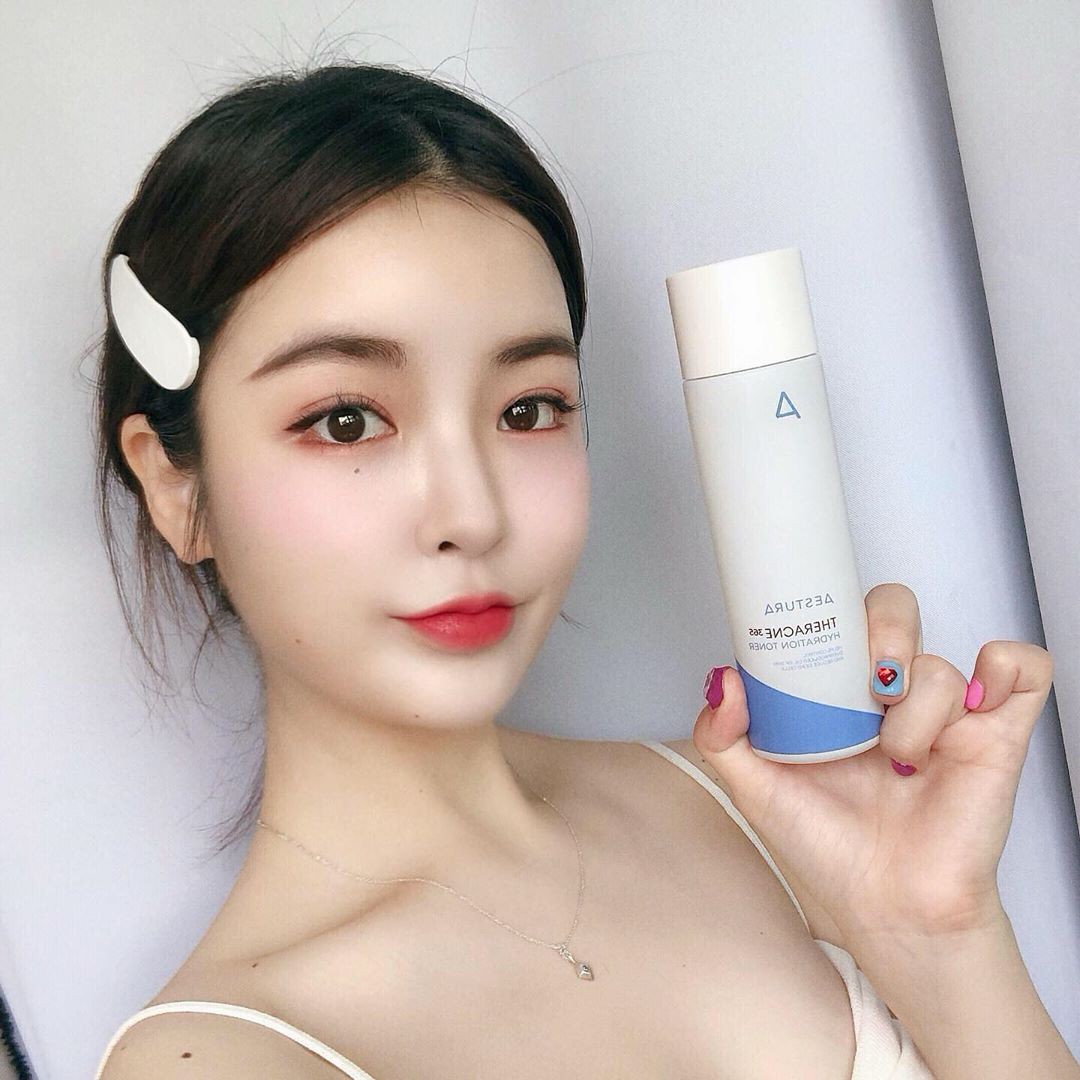Xịt khoáng là tốt nhưng nếu thiếu thành phần này, nó không dưỡng ẩm mà còn làm da bạn khô hơn - 2 Xịt khoáng là tốt nhưng nếu thiếu thành phần này, nó không dưỡng ẩm mà còn làm da bạn khô hơn - 2