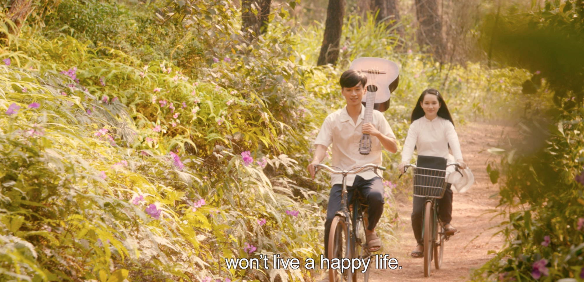 'Mắt Biếc' tung teaser: Mắt Hà Lan đẹp và buồn, nhưng đôi mi đẫm lệ của thầy Ngạn mới ám ảnh - 4 'Mắt Biếc' tung teaser: Mắt Hà Lan đẹp và buồn, nhưng đôi mi đẫm lệ của thầy Ngạn mới ám ảnh - 4