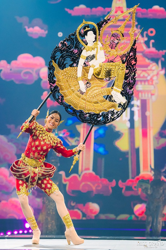 Cả 'vũ trụ' được đưa vào quốc phục tại Miss Grand Thái 2019: Từ động vật muôn loài đến trái cây nhiệt đới, không sót thứ gì! - 12 Cả 'vũ trụ' được đưa vào quốc phục tại Miss Grand Thái 2019: Từ động vật muôn loài đến trái cây nhiệt đới, không sót thứ gì! - 12