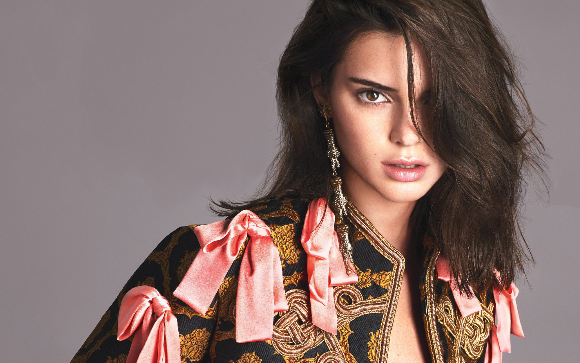 Kendall Jenner: Kẻ lạc loài nhà Kardashian đến mẫu 9x đắt giá nhất thế giới, cháu trai của Tổng thống Mỹ cũng phải mê - 3 Kendall Jenner: Kẻ lạc loài nhà Kardashian đến mẫu 9x đắt giá nhất thế giới, cháu trai của Tổng thống Mỹ cũng phải mê - 3