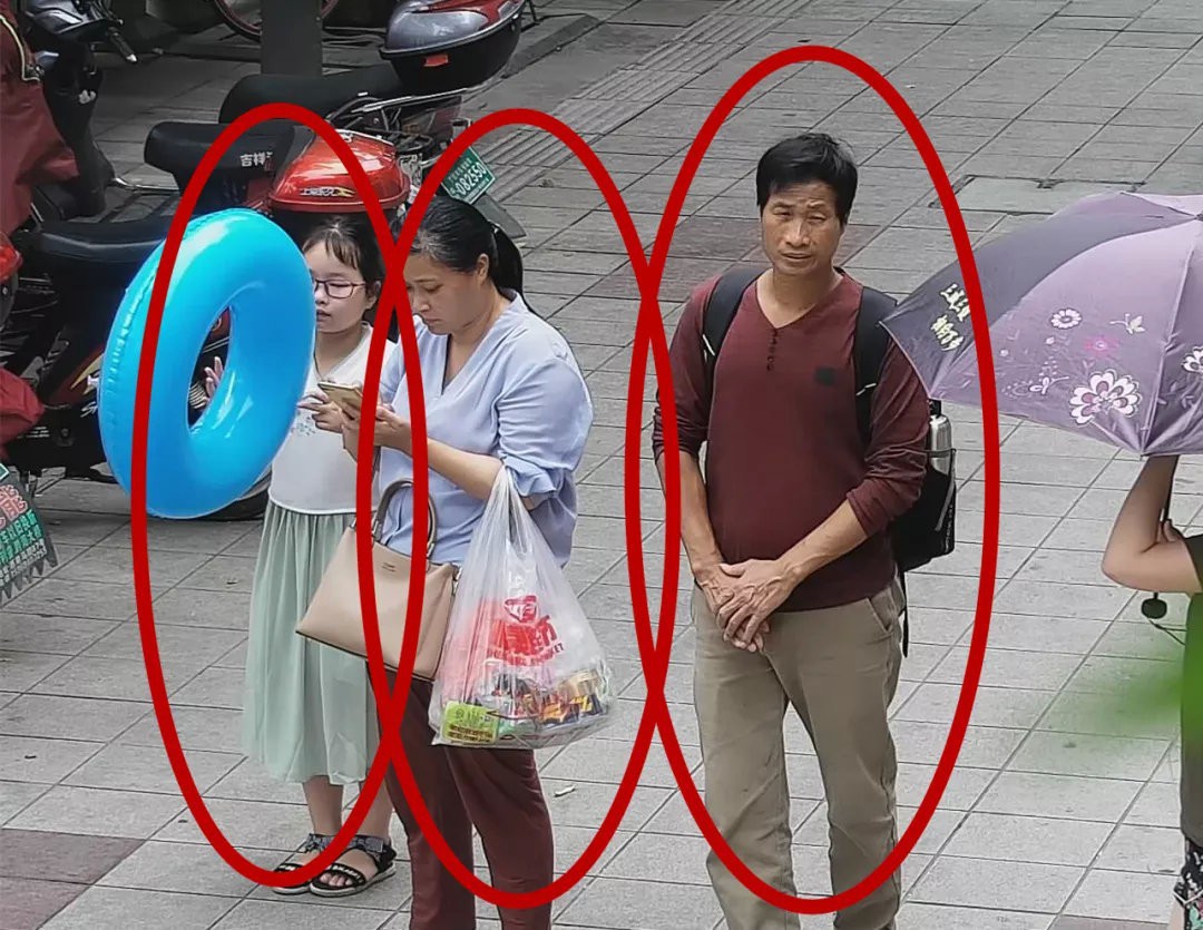 Xin người nhà dẫn bé gái 9 tuổi đi ăn cưới, cặp vợ chồng bắt cóc đứa trẻ rồi tự vẫn nhưng không thấy bóng dáng bé tại hiện trường Xin người nhà dẫn bé gái 9 tuổi đi ăn cưới, cặp vợ chồng bắt cóc đứa trẻ rồi tự vẫn nhưng không thấy bóng dáng bé tại hiện trường