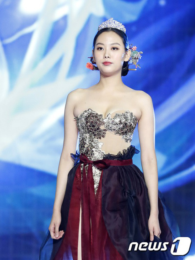 Chung kết Hoa hậu Hàn Quốc 2019 gây bão: Tân Hoa hậu xinh đến mức dìm cựu Hoa hậu, dàn Á hậu đằng sau bị chê 'mặt nhựa' - 20 Chung kết Hoa hậu Hàn Quốc 2019 gây bão: Tân Hoa hậu xinh đến mức dìm cựu Hoa hậu, dàn Á hậu đằng sau bị chê 'mặt nhựa' - 20