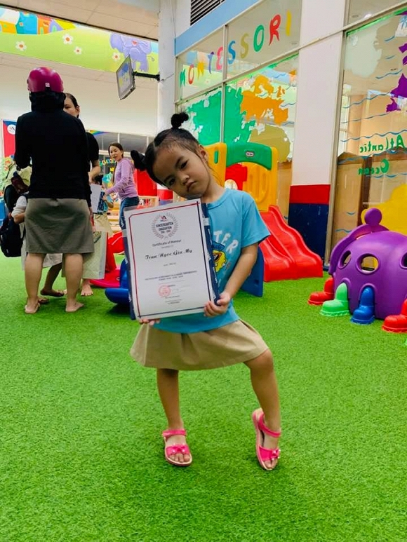 Choáng với mức học phí 'khủng' của cháu ruột 'nữ hoàng nội y' đắt giá nhất showbiz: Đầu năm học đã thu sơ sơ gần 200 triệu đồng - 6 Choáng với mức học phí 'khủng' của cháu ruột 'nữ hoàng nội y' đắt giá nhất showbiz: Đầu năm học đã thu sơ sơ gần 200 triệu đồng - 6