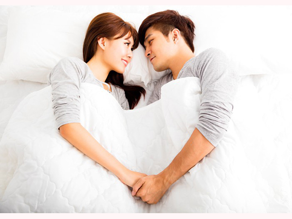 Tư thế doggy và những hiểm họa cần tránh khi quan hệ Tư thế doggy và những hiểm họa cần tránh khi quan hệ