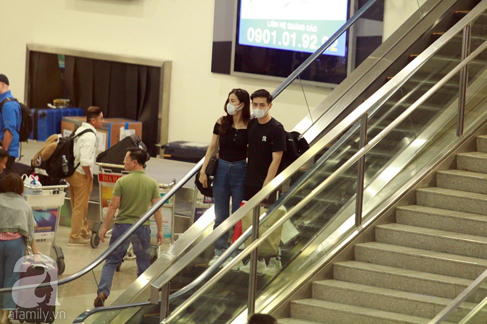 Đông Nhi và Ông Cao Thắng bất ngờ được tổ chức đám cưới ngay tại sân bay sau khi trở về từ Mỹ - 1 Đông Nhi và Ông Cao Thắng bất ngờ được tổ chức đám cưới ngay tại sân bay sau khi trở về từ Mỹ - 1