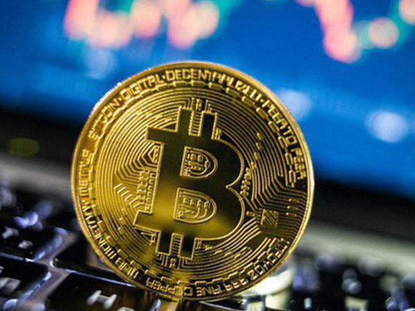 Bitcoin rơi 'xuống vực thẳm' sau câu nói của ông Trump Bitcoin rơi 'xuống vực thẳm' sau câu nói của ông Trump