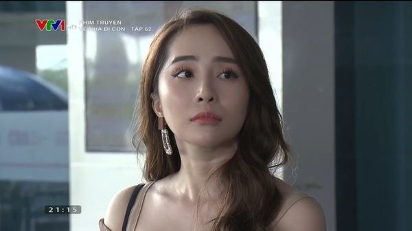 Quỳnh Nga bị ném đá vì ăn mặc kém sang, kẻ mắt 'lố' trong phim 'Về nhà đi con' - 6 Quỳnh Nga bị ném đá vì ăn mặc kém sang, kẻ mắt 'lố' trong phim 'Về nhà đi con' - 6
